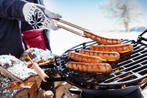 worstjes op de barbecue